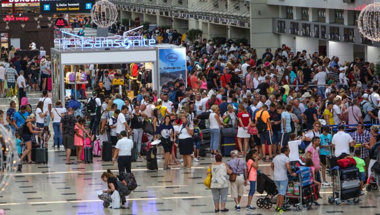 Antalya’da 10 milyon turist rekoru