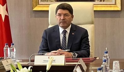 Bakan Tunç: İki Suriyelinin Adalet Bakanlığında işe alındığı yönündeki açıklamalar gerçek dışı olup, dezenformasyon amaçlıdır