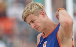 Crowd loudly boos convicted child rapist Steven van de Velde at Olympics