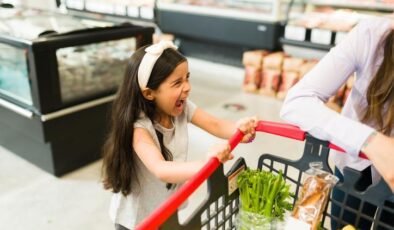 Öfkelenen çocuğa nasıl yaklaşılmalı? Çocuklarda öfkeyle nasıl başa çıkılır?