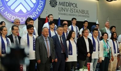 YKS’de ilk 100’e giren 25 öğrenci İstanbul Medipol Üniversitesi’ni tercih etti