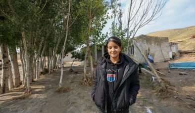 16 yaşındaki Zeynep, selde sürüklenen konteynerden son anda kurtulmuş