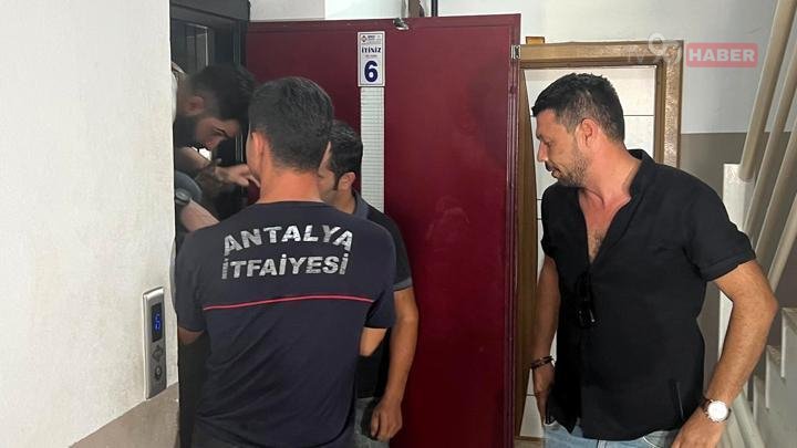 Antalya’da şüpheli ölüm olayına giden polis ekipleri, asansörde mahsur kaldı