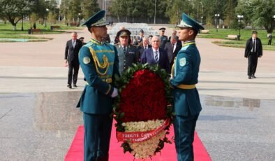 Bakan Güler, Vatan Koruyucuları Anıtı’nı ziyaret etti