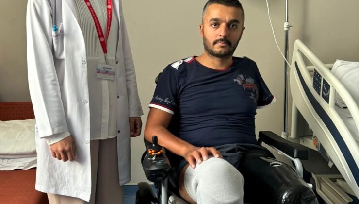 Depremde 2 bacağı ve kolunu kaybeden Hamza, protezle ayağa kalktı