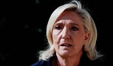 Fransız aşırı sağcı lider Le Pen gelecek yıl yeniden sandığa gidilmesini istedi