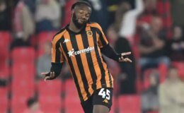 Hull City, sezonun ilk galibiyetini altıncı maçında aldı