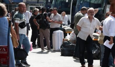 İstanbul- Büyük İstanbul Otogarı’nda okul öncesi dönüş yoğunluğu