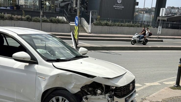 İstanbul – Vedat Milor’un içinde bulunduğu otomobil kaza yaptı