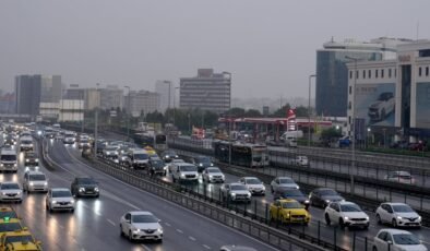 İstanbul’da haftanın ilk iş gününde trafikte yoğunluk yaşanıyor