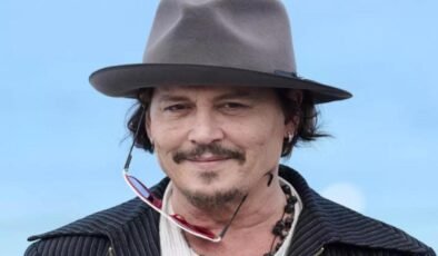 Johnny Depp’ten yürekleri ısıtan hareket! Hastanede yatan çocuklar için bakın ne yaptı