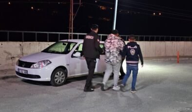 Kastamonu’da polisleri yaralayan 2 saldırgan tutuklandı