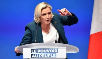 Le Pen, Macron’dan erken seçim istedi