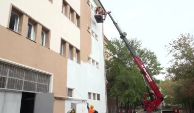 Çankaya Belediyesi, İlçe Genelindeki 12 Okulda Bakım ve Onarım Çalışmalarını Sürdürüyor