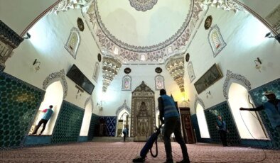 Hükümlülerden Cami Temizliği