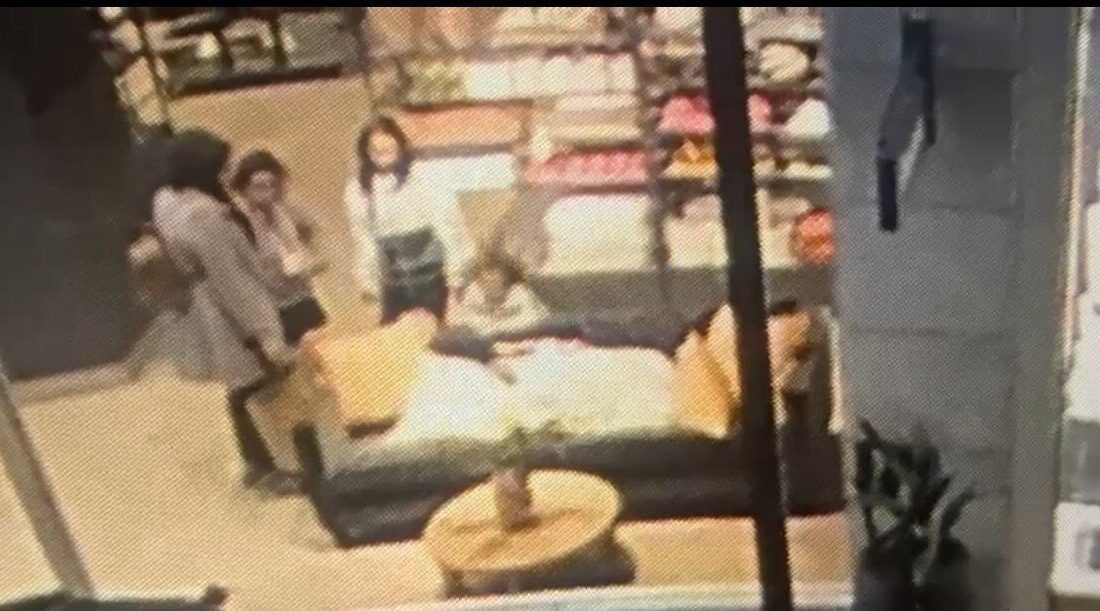 Halil İbrahim KARABIYIK/ İZMİR, – İZMİR’in Karşıyaka ilçesinde 3 yaşındaki