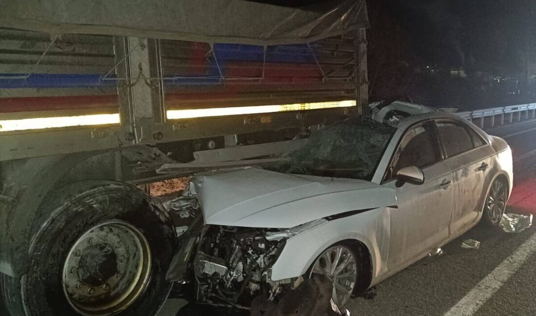 Mutlu YUCA/BOLU, – BOLU’da otomobilin TIR’a arkadan çarptığı kazada AK