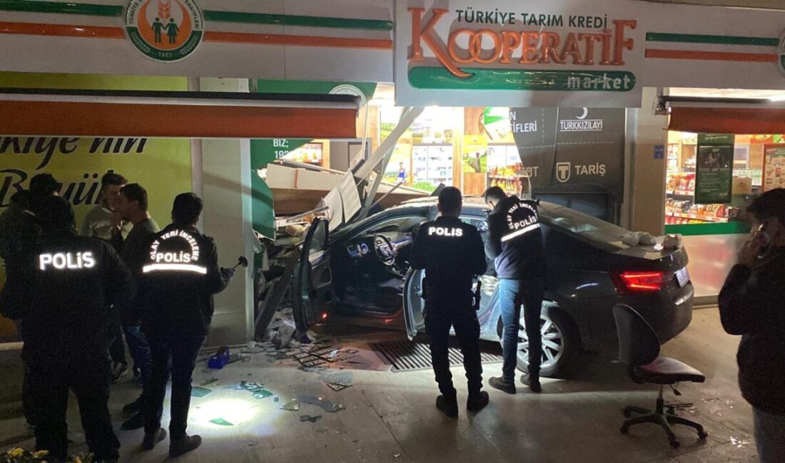 Onur KAYA/ÇERKEZKÖY (Tekirdağ), – TEKİRDAĞ’ın Çerkezköy ilçesinde yolun karşısına geçmeye