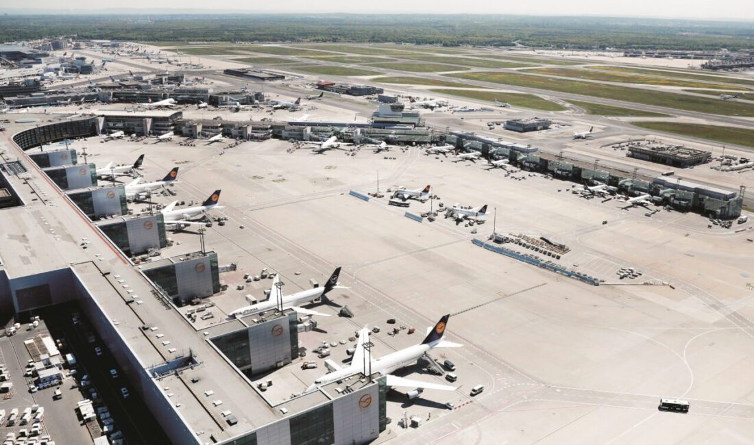 ALMANYA, – ALMANYA’da 24 saatlik uyarı grevinin ardından uçuşların yeniden