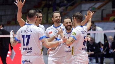 İZMİR, – ERKEKLER Kupa Voley Dörtlü Final’e kalan Arkas Spor,