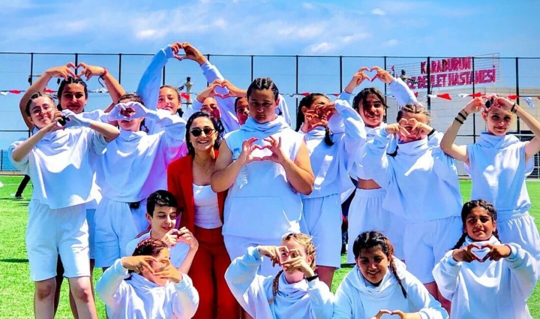 Yağmur ÖNGÜN/İZMİR, – İZMİR’in Karaburun ilçesindeki Atatürk Ortaokulu Beden Eğitimi