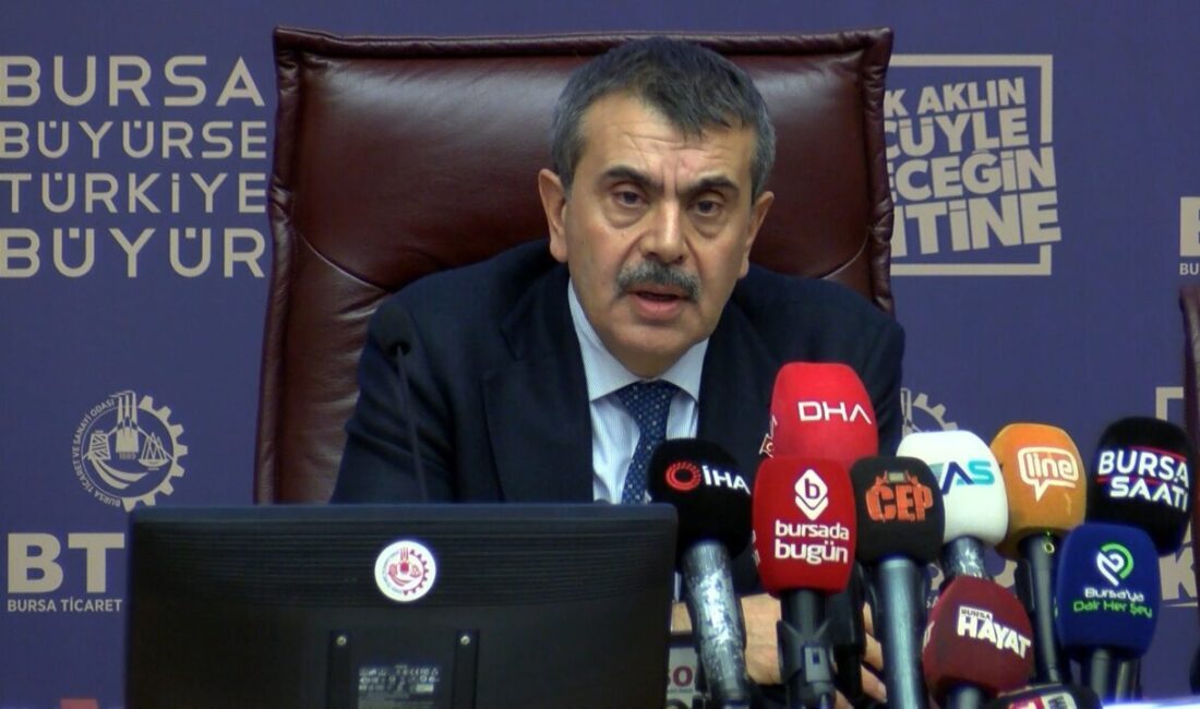 ‘MESLEKİ VE TEKNİK LİSELERDE STAJ MAAŞI VE SİGORTA YAPARAK RADİKAL