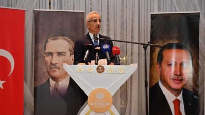 AK PARTİ’NİN VEFA İFTARINA KATILDI Ulaştırma ve Altyapı Bakanı Abdulkadir