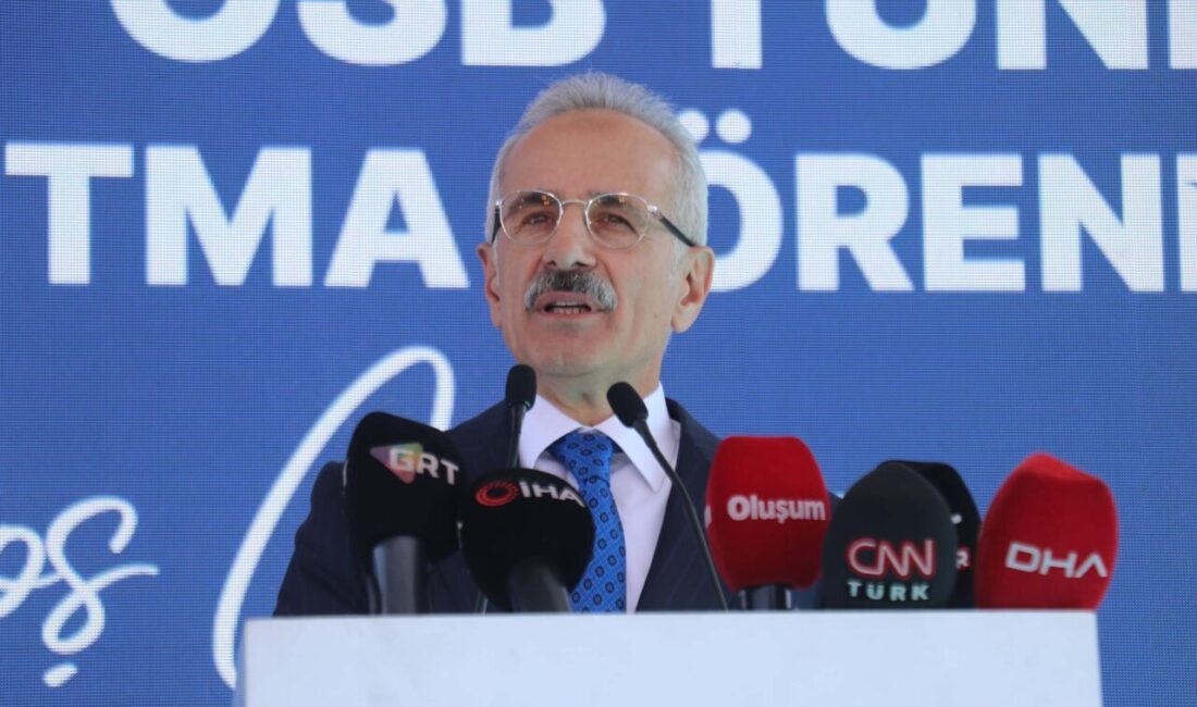 TEMEL ATMA TÖRENİNE KATILDI Ulaştırma ve Altyapı Bakanı Abdulkadir Uraloğlu,