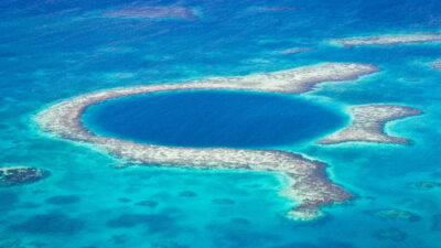 ÇİN, – ÇİNLİ bilim insanlarının Mariana Çukuru’nda basınç altında çalışan