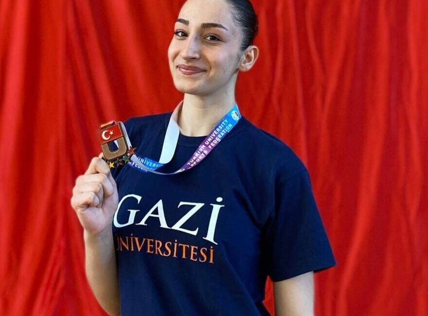 Seyfettin EKEN/DİYARBAKIR, – DİYARBAKIRLI milli karate sporcusu Sena Kızılaslan, 21-23