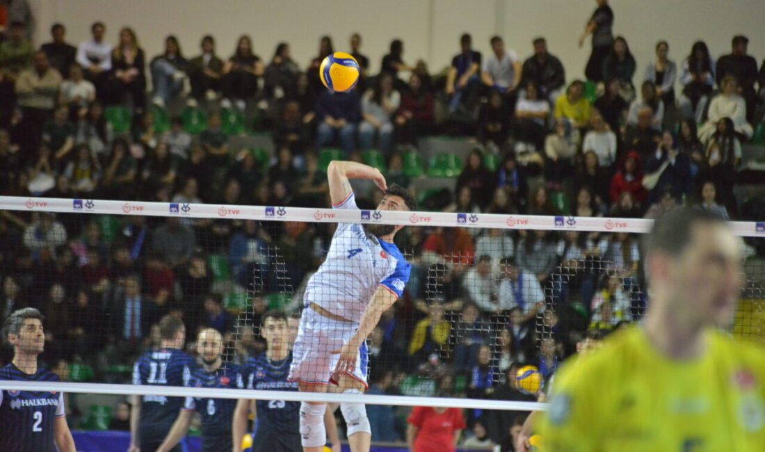 Fenerbahçe Medicana – Halkbank: 3-0 Mehmet Can PEÇE/RİZE, – SALON: