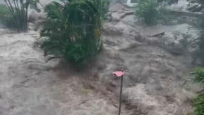 FRANSA, – FRANSA’nın denizaşırı topraklarından Reunion Adası’nda Garance Kasırgası nedeniyle