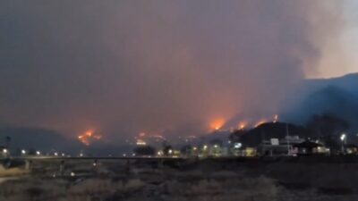 GÜNEY KORE, – GÜNEY Kore’nin Ulsan şehrinde çıkan orman yangınlarına