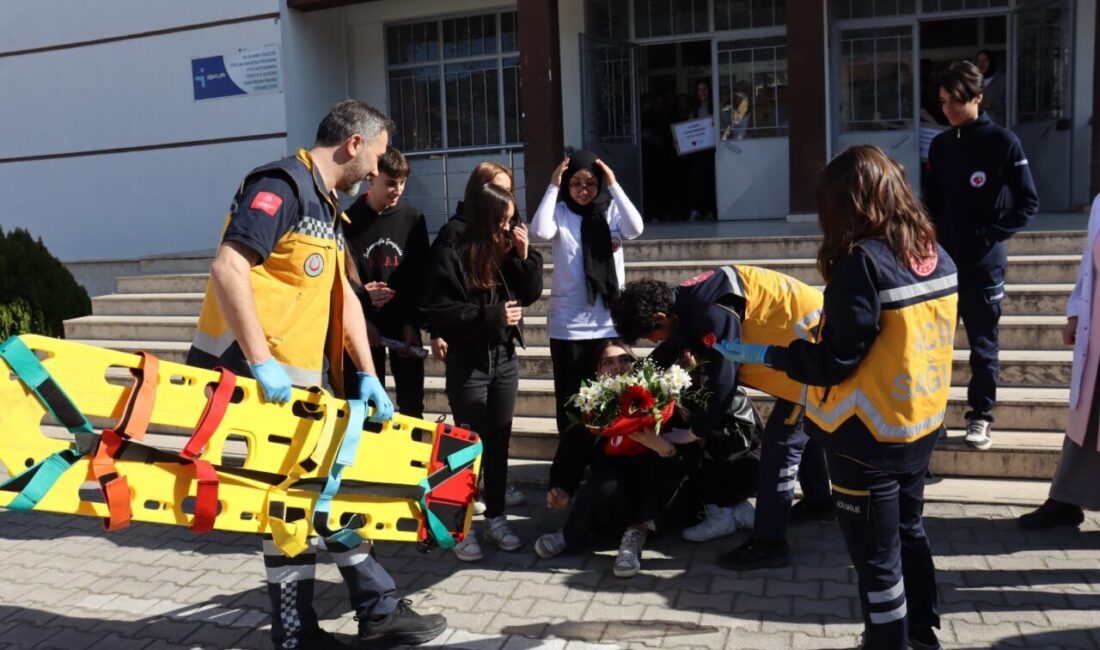 Şerife Serap KARA/AMASYA, – AMASYA’da merdivenden düşme ihbarıyla okula giden