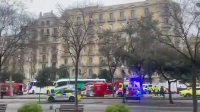 İSPANYA, – İSPANYA’nın Barselona kentinde turistleri taşıyan iki otobüsün çarpışması