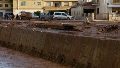 İSPANYA, – İSPANYA’da etkili olan şiddetli yağış ve fırtınaya karşı
