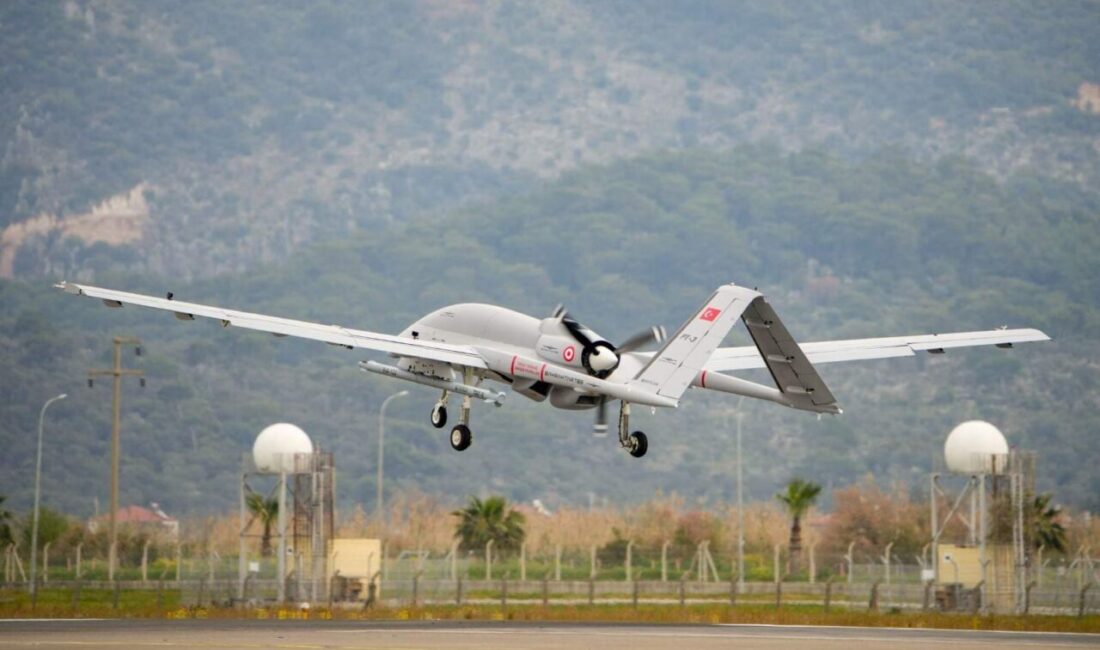 İbrahim YILDIZ/İSTANBUL, – KISA pistli bir gemiden iniş kalkış yapan