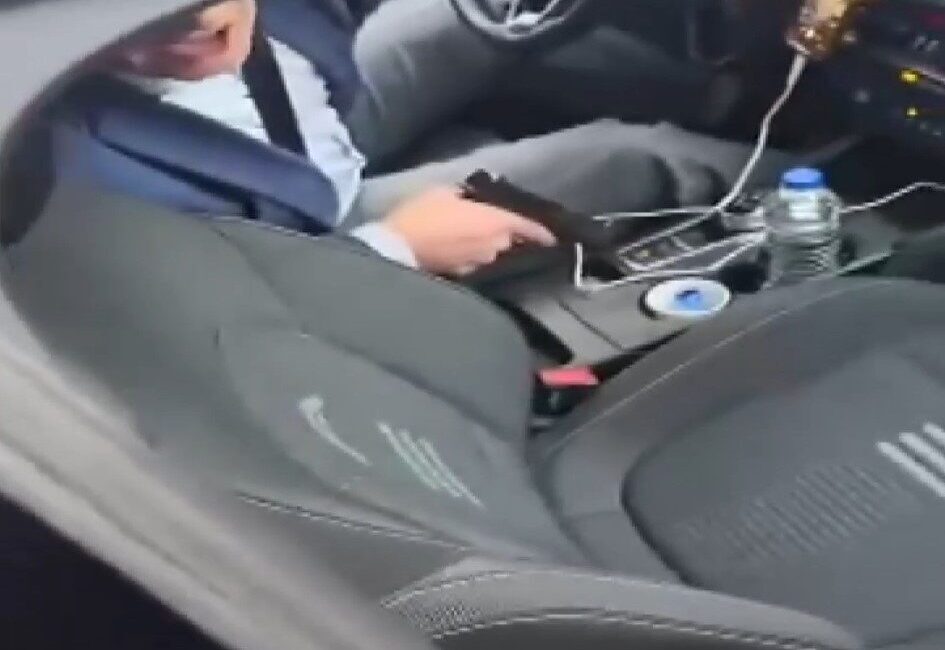 Hiba KARGI/ İSTANBUL, – BAYRAMPAŞA’da trafikte tartıştığı motosiklet sürücüsünü önce