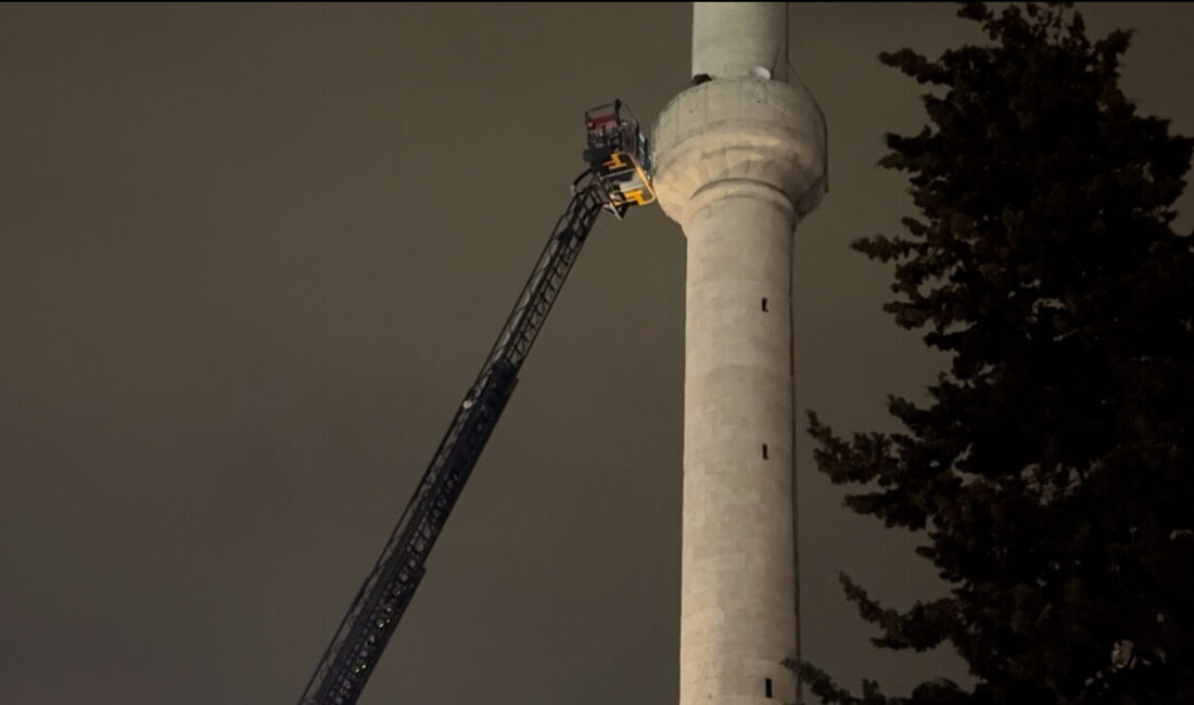 Armağan GÖKMEN – Doğan Can CESUR / İSTANBUL, – BEYOĞLU’nda