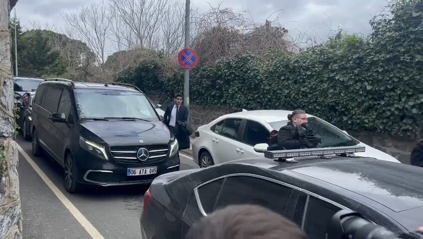 Yılmaz OKUR / İSTANBUL, – CHP Genel Başkanı Özgür Özel,