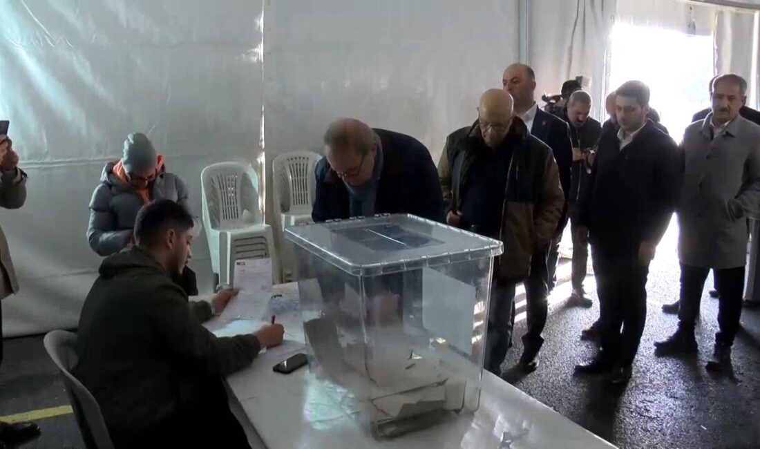 İSTANBUL, – CHP’de cumhurbaşkanı adayını belirlemek için yapılan ön seçimde