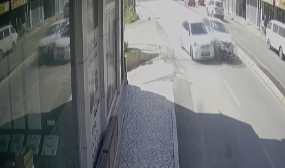 Murat SOLAK / İSTANBUL, -SANCAKTEPE’de ara sokaktan caddeye çıkarken kazaya