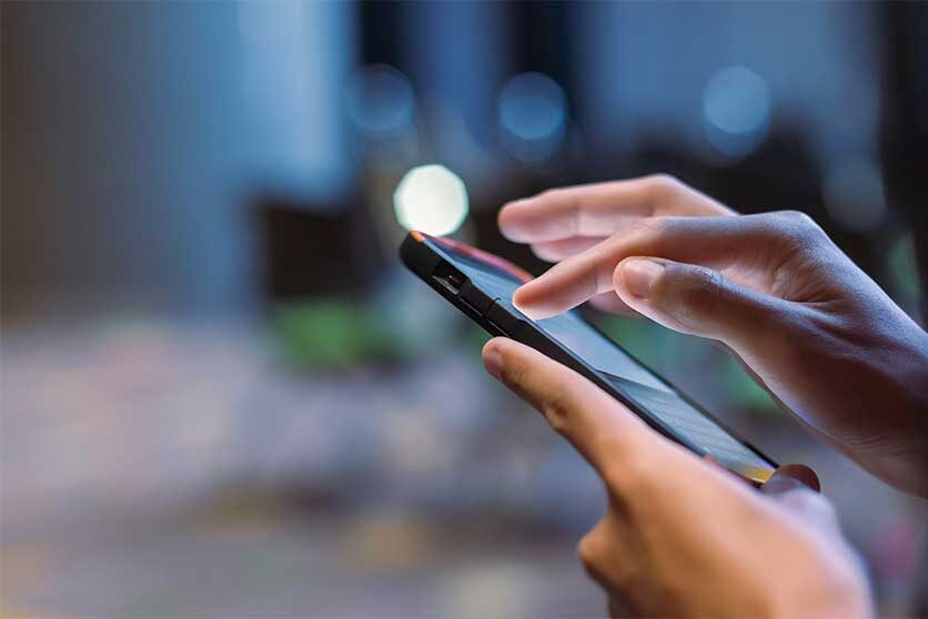 İSVEÇ, – İSVEÇ hükümeti, okullarda akıllı cep telefonlarının yasaklanması kararı