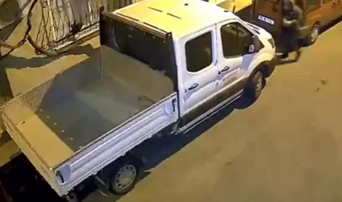 Tekin GÜRBULAK/ İZMİR, – İZMİR’in Konak ilçesinde, komşusu Enver Erdem’in