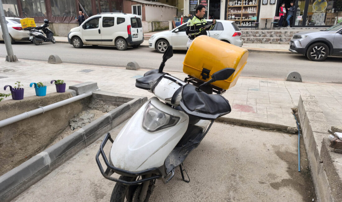 Ünsal YÜCEL/EDİRNE, – EDİRNE’nin Keşan ilçesinde motokurye M.Y. (19) motosikletinin