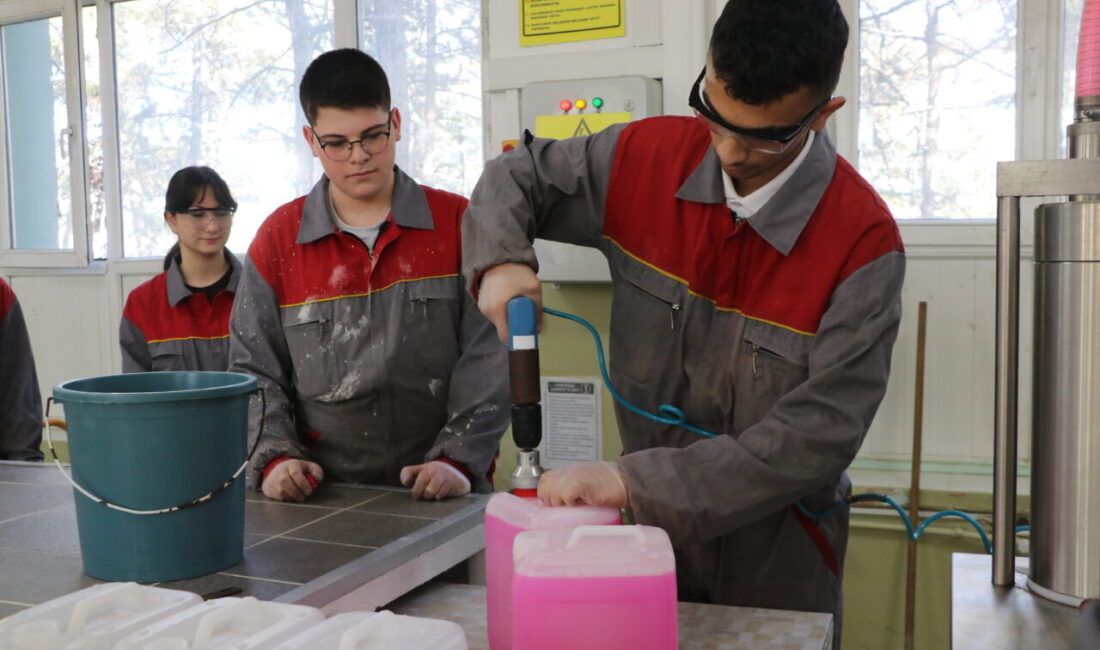 Gizem CENGİL-Ali Oğulcan ARSLAN/ANKARA, – ANKARA’daki Mehmet Rüştü Uzel Mesleki