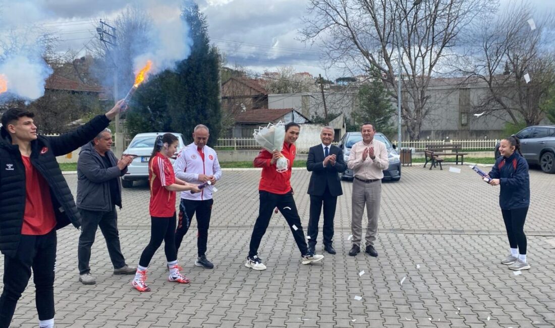 Murat ÖZELCİ / KARABÜK, – SIRBİSTAN’DA düzenlenen Kadınlar Dünya Boks