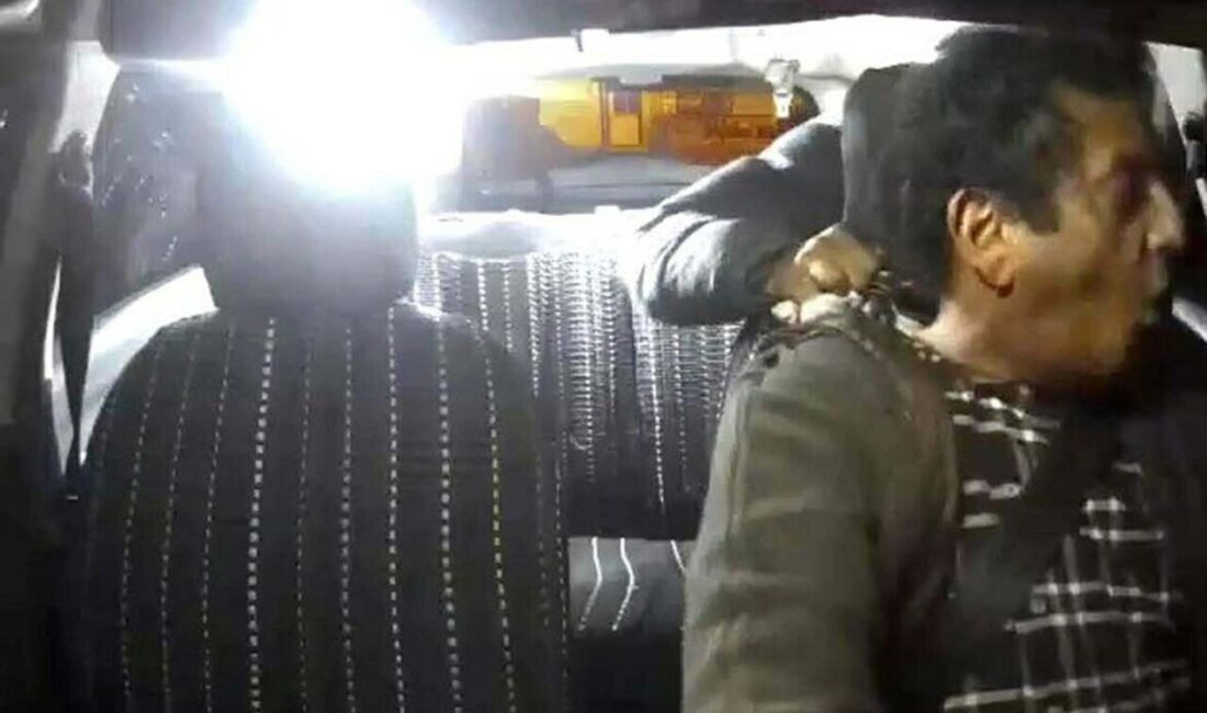 Tekin GÜRBULAK/İZMİR, – İZMİR’in Bayraklı ilçesinde müşteri olarak bindiği taksinin