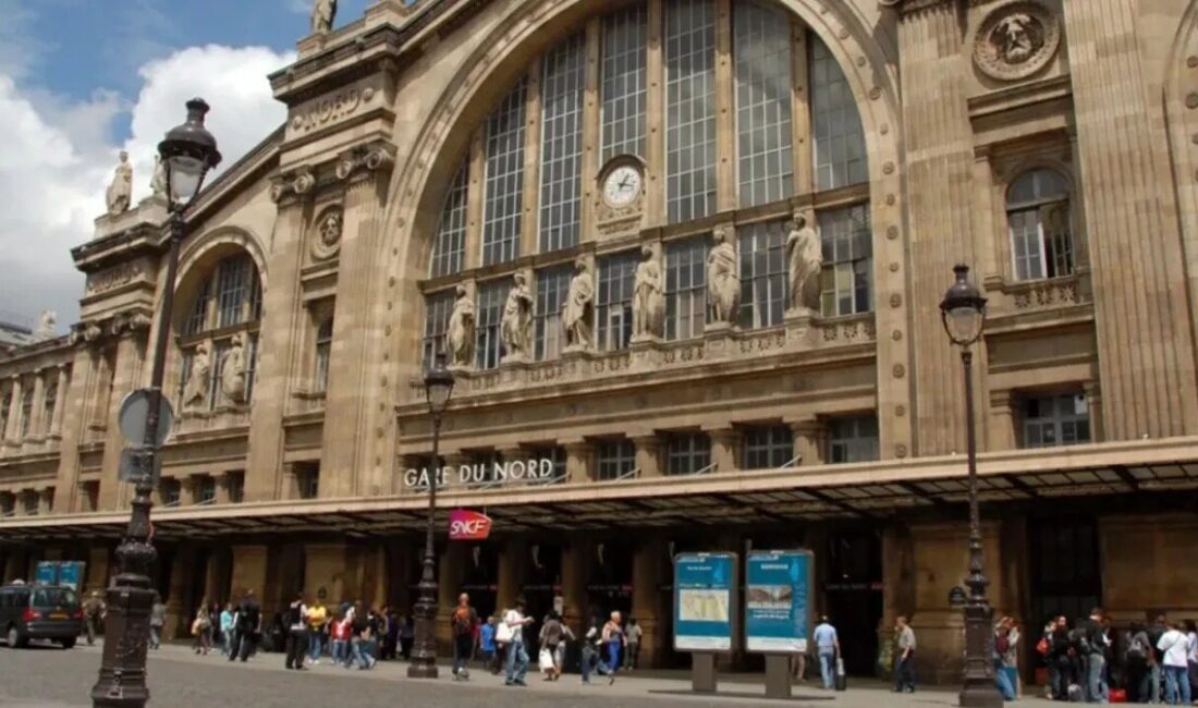 FRANSA, – PARİS’te tren raylarında İkinci Dünya Savaşı’ndan kalma patlamamış