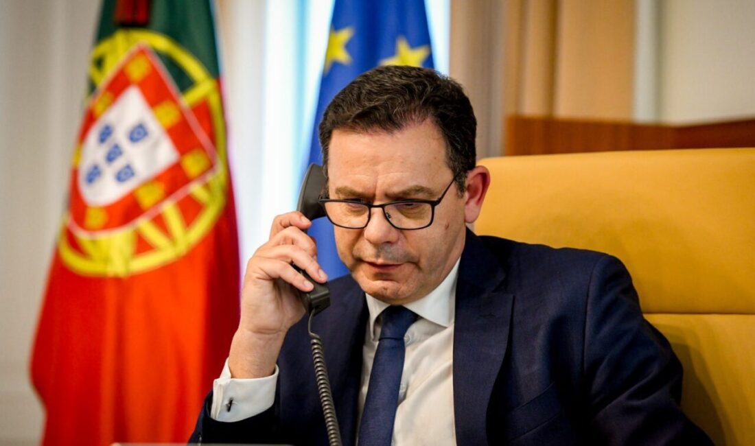 PORTEKİZ, – PORTEKİZde yaklaşık 11 ay önce kurulan azınlık sağ